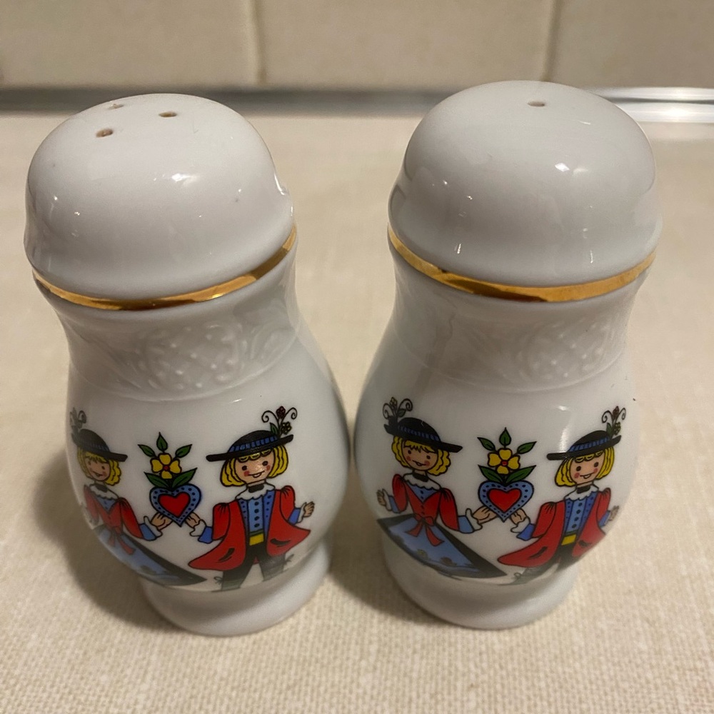 Vintage Austrian Couple Salt & Pepper Shakers Set Of 2‎